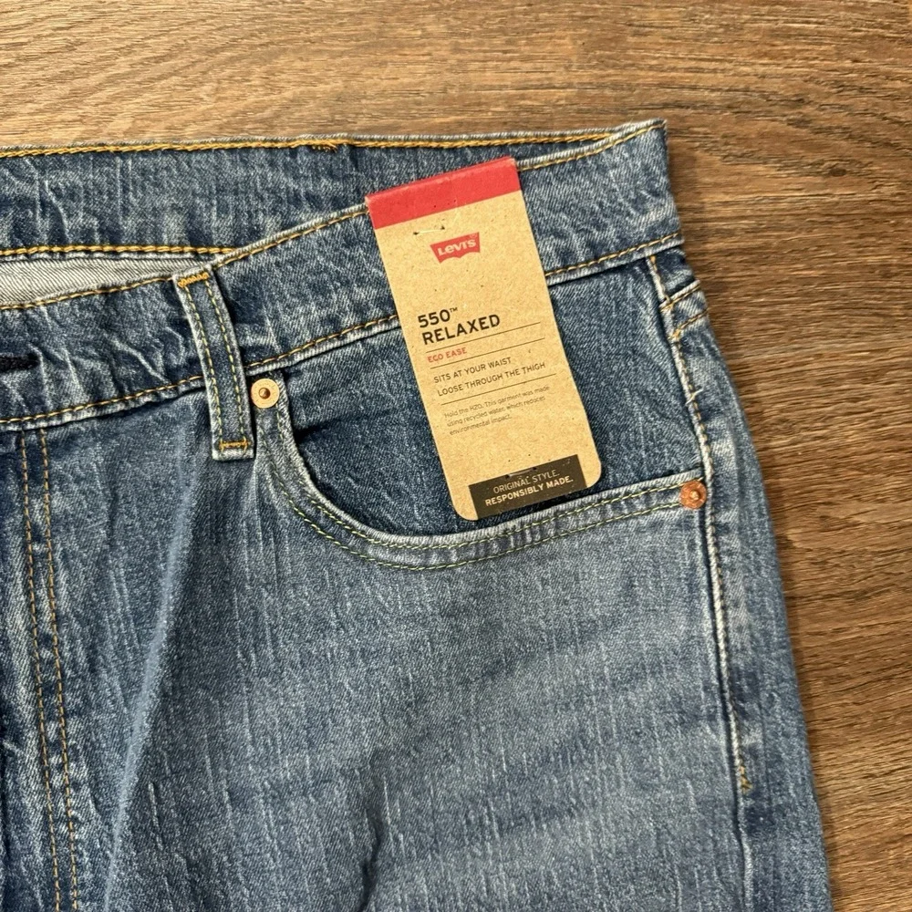NWT Levi's 550 Relaxed Fit Blue Denim Jeans Stretch Men's‎ Sz 38x32 Casual